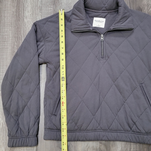 Abercrombie & Fitch Soft A&F Collection Quilted Quarter Zip Sweatshirt - Picture 5 of 11